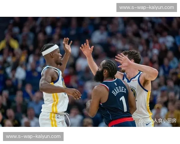 爵士vs快船：死亡之夜的恩怨情仇，谁将在这场巅峰对决中脱颖而出？